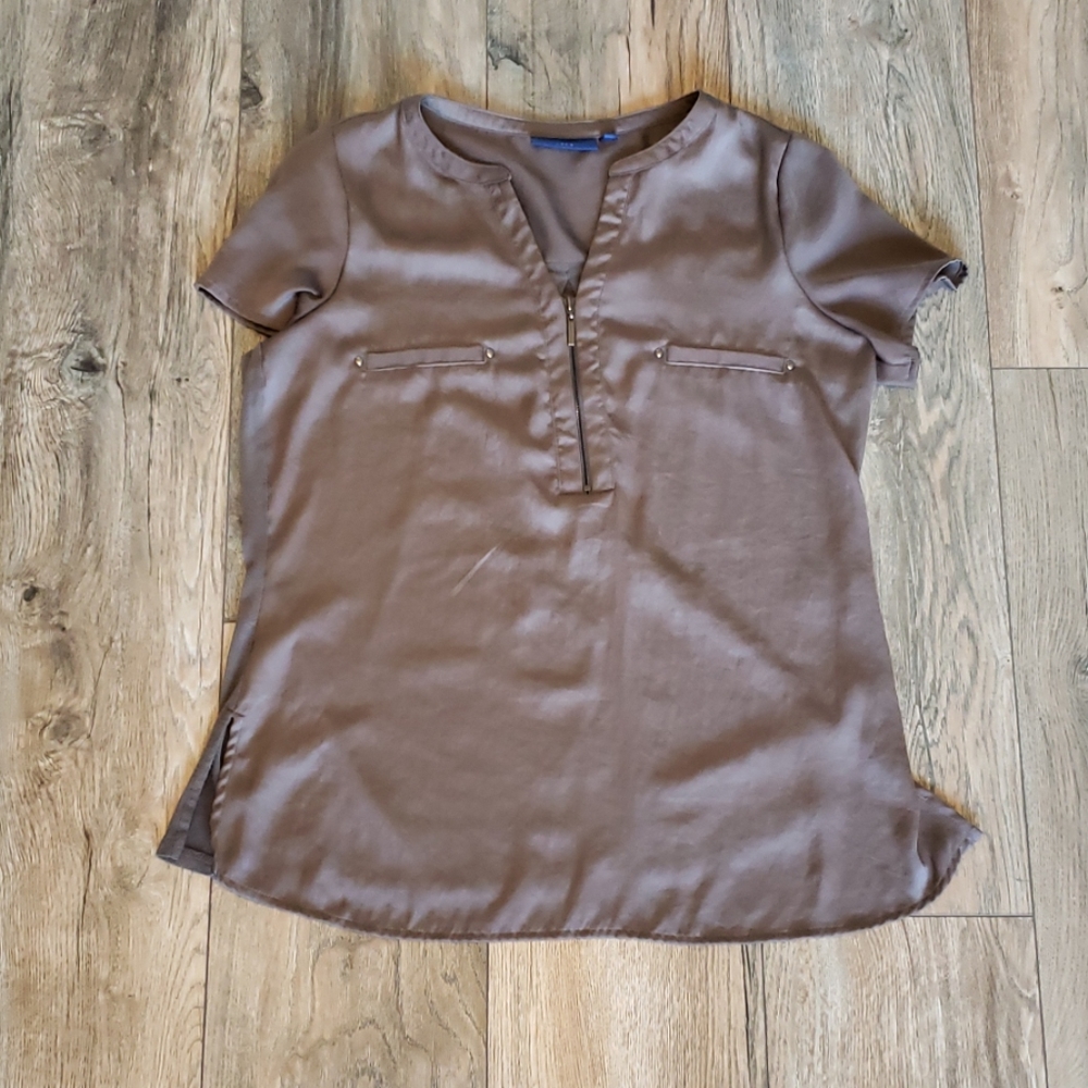 Cute Zippered Grey Shirt